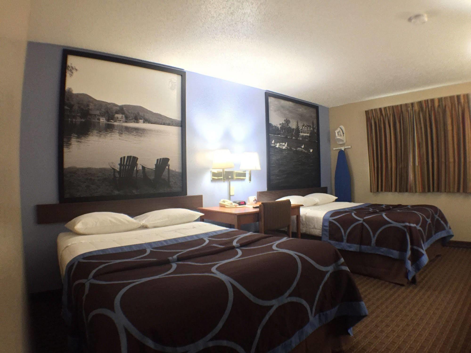 Super 8 By Wyndham Johnstown/Gloversville Eksteriør billede