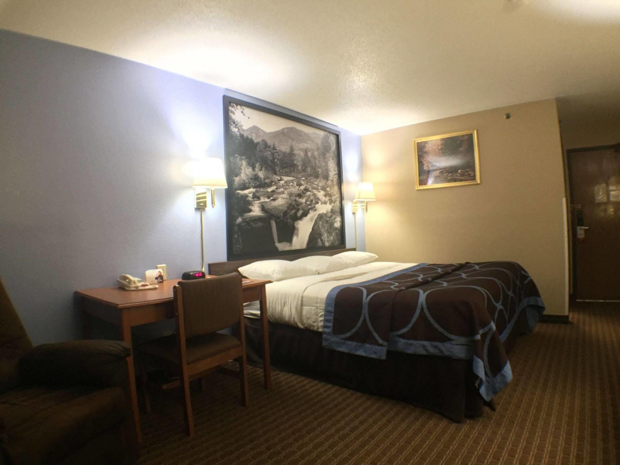 Super 8 By Wyndham Johnstown/Gloversville Eksteriør billede